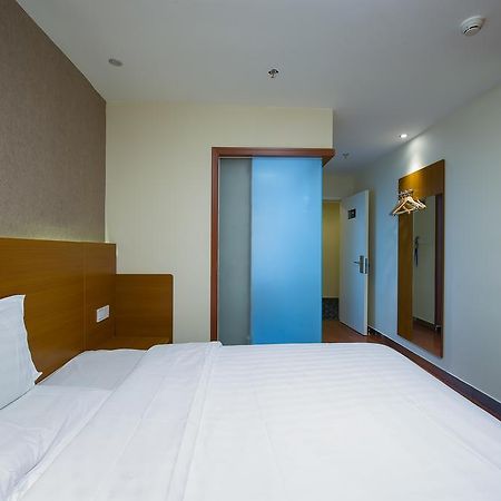 7Days Inn Premium Beijing Chaoyangmen Bagian luar foto